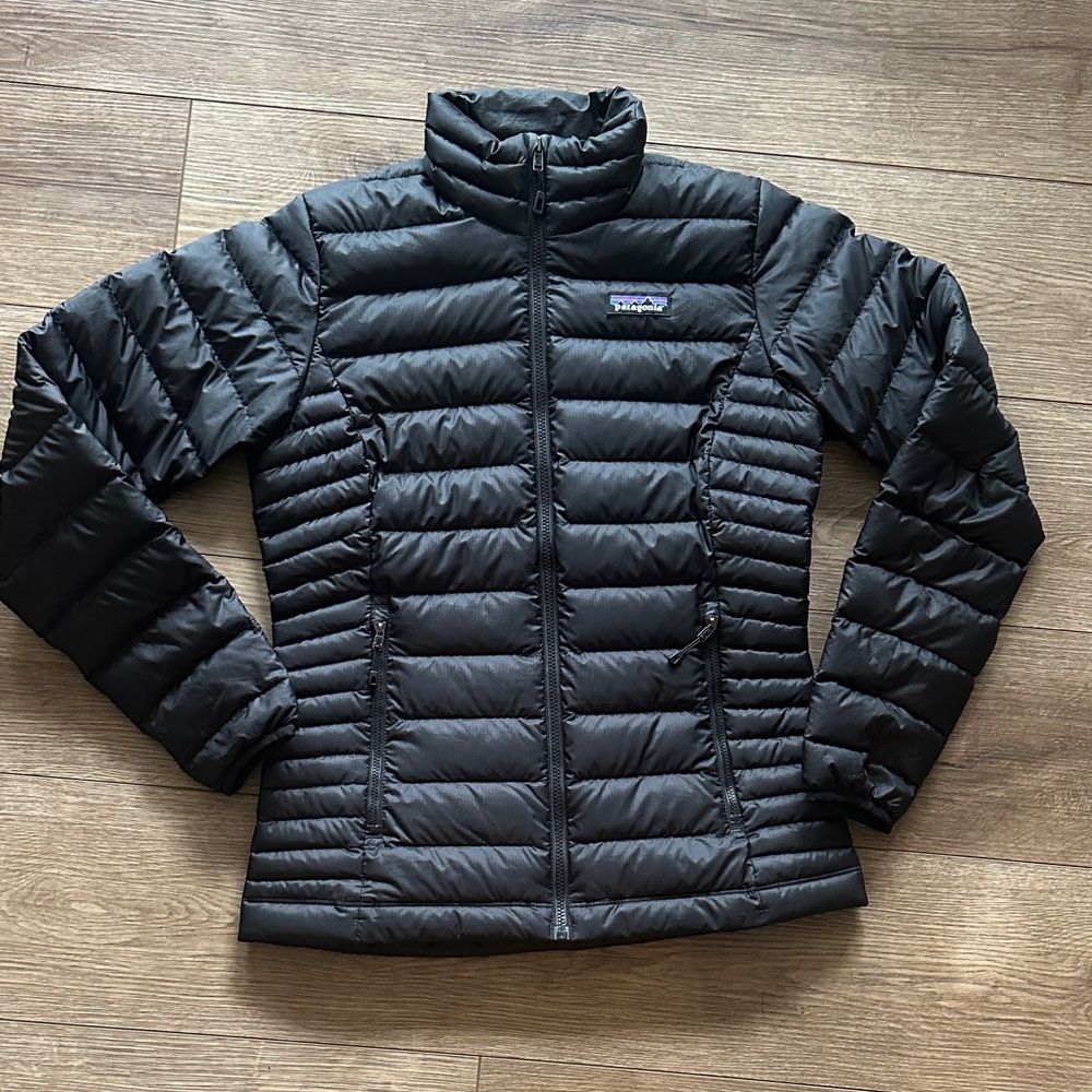 Patagonia Woman's down jacket Size XS